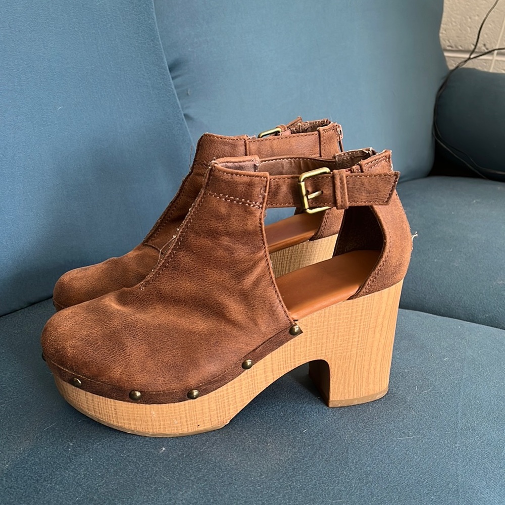 TRUE CRAFT CLOGS W9